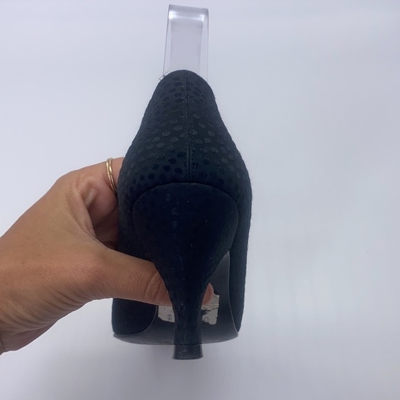 Henri Bendel - Vintage Black Dot Fabric Print Kitten Heels Made In Spain Size 6 - Picture 5 of 16